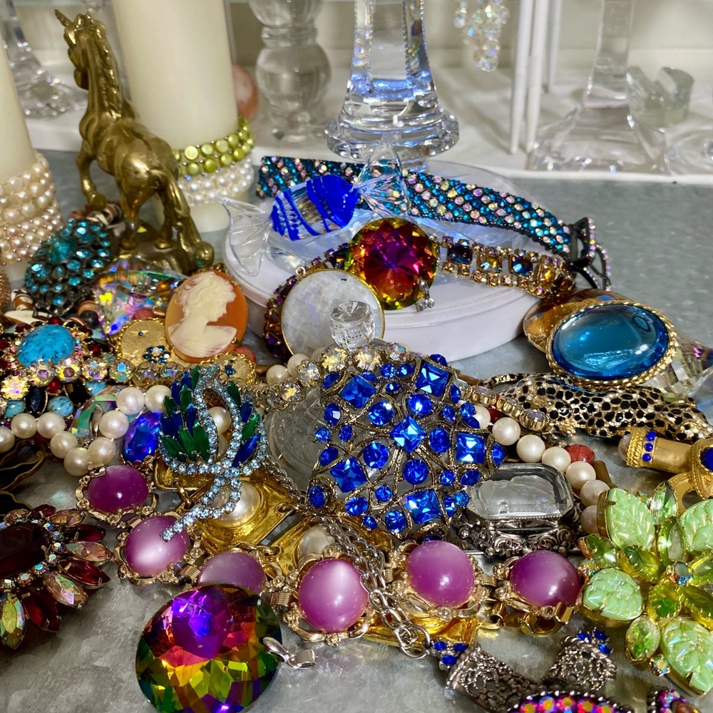 Unlisted items, live show...